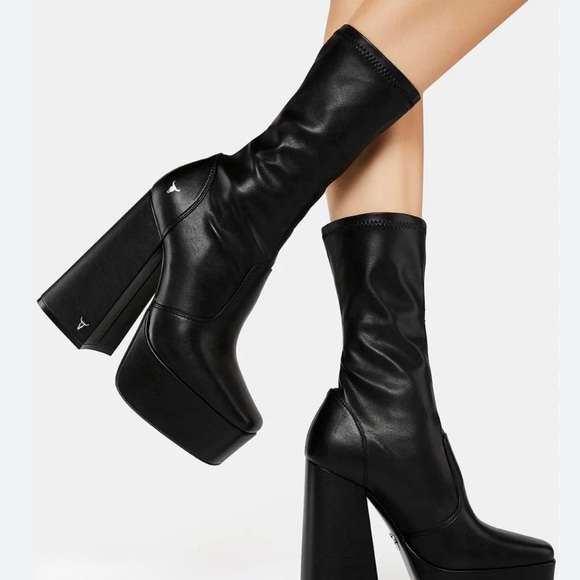Windsor Smith Shoes - Windsor Smith AngelZ Elegant Black Platform Boots size 7